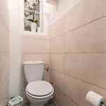 Rowena Budapest
