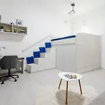 Rowena Apartment
